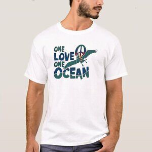 2023 Musician Jimmy Buffett Wearing One Love One Ocean Shirt 81